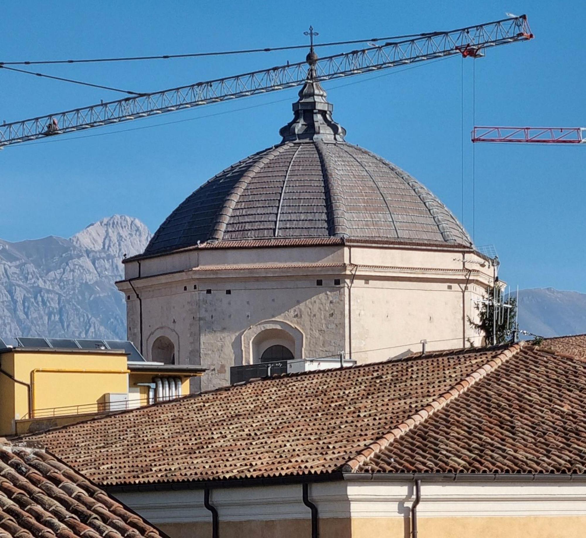 Apartamento Antica Dimora San Crisante - Centro Storico LʼAquila Exterior foto