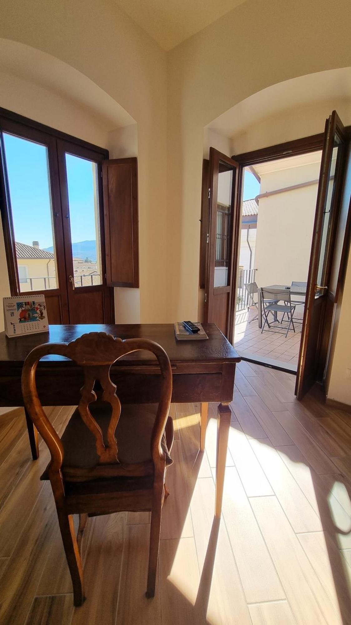Apartamento Antica Dimora San Crisante - Centro Storico LʼAquila Exterior foto
